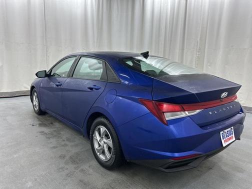2023 Hyundai ELANTRA SE