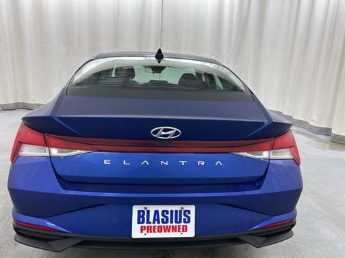 2023 Hyundai ELANTRA SE