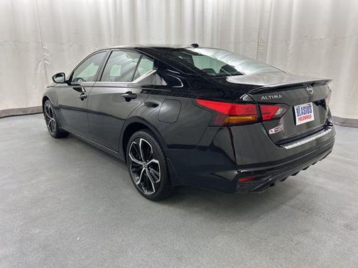 2023 Nissan Altima SR Intelligent AWD
