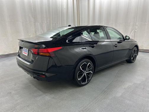 2023 Nissan Altima SR Intelligent AWD