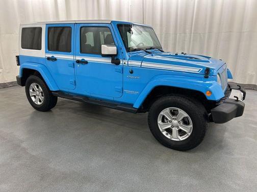 Chief Clearcoat 2017 Jeep Wrangler Unlimited Sahara