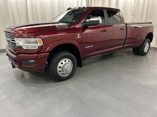 2022 RAM 3500 Laramie Crew Cab 4x4 8' Box