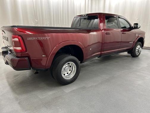 2022 RAM 3500 Laramie Crew Cab 4x4 8' Box