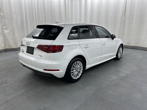 2016 Audi A3 e-tron 1.4T Premium