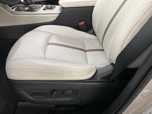 2024 Mazda CX-90 PHEV Premium Plus