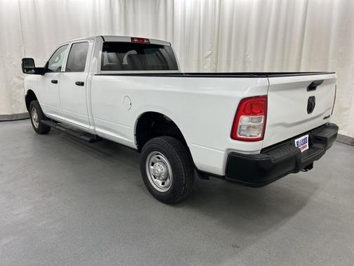 2024 RAM 2500 Tradesman Crew Cab 4x4 8' Box