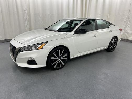 2022 Nissan Altima SR FWD