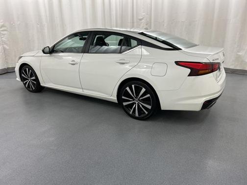 2022 Nissan Altima SR FWD
