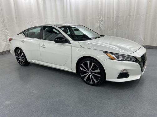2022 Nissan Altima SR FWD