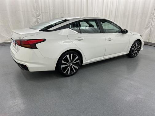2022 Nissan Altima SR FWD