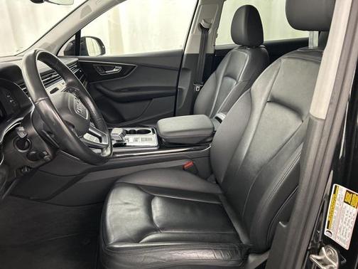 2023 Audi Q7 55 Premium Plus