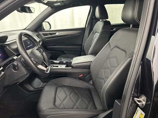 2024 Volkswagen Atlas Cross Sport 2.0T SE w/Technology 4MOTION
