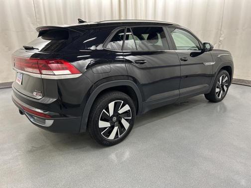 2024 Volkswagen Atlas Cross Sport 2.0T SE w/Technology 4MOTION