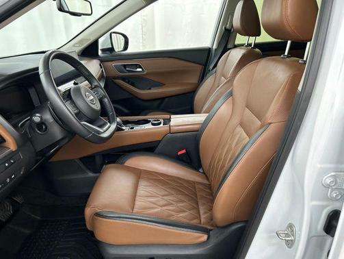 Everest White Pearl 2024 Nissan Rogue Platinum