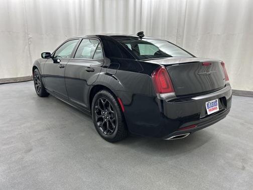 2023 Chrysler 300 Touring