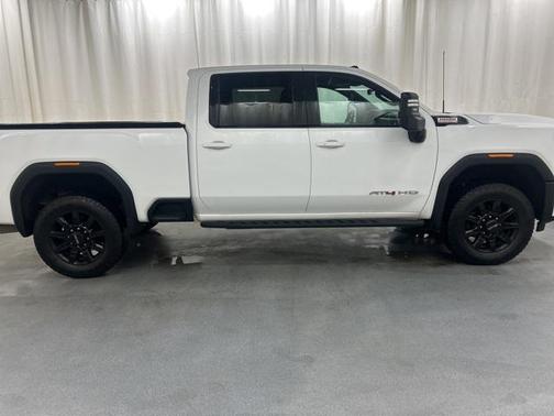 2024 GMC Sierra 2500 AT4