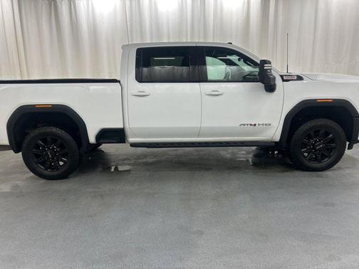 2024 GMC Sierra 2500 AT4