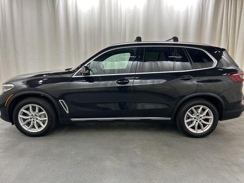 Black Sapphire Metallic 2023 BMW X5 xDrive40i