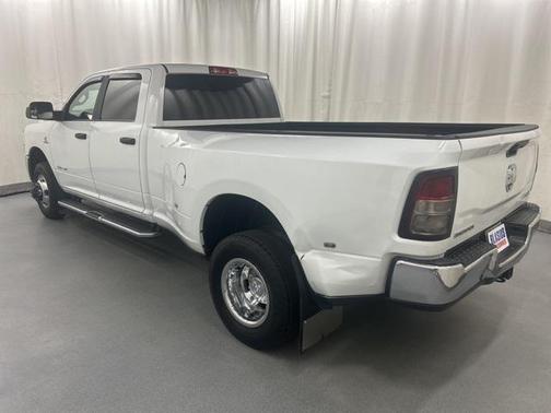 2022 RAM 3500 Big Horn Crew Cab 4x4 8' Box
