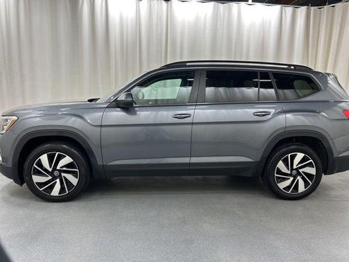 2024 Volkswagen Atlas 2.0T SE w/Technology 4MOTION