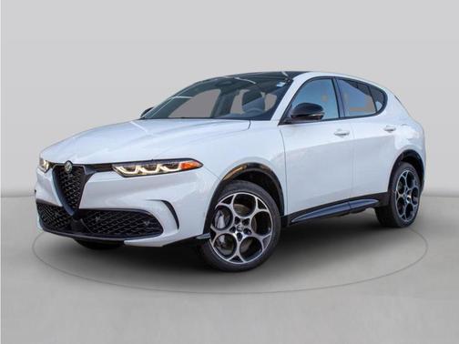 Black 2025 Alfa Romeo Tonale Base