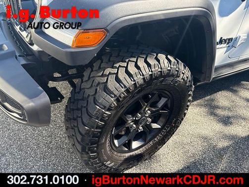 Bright White Clearcoat 2025 Jeep Wrangler Sport