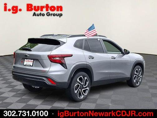 Sterling Gray Metallic 2025 Chevrolet Trax 2RS