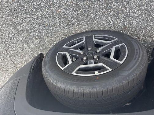 Diamond Black 2026 Jeep Cherokee LAREDO/LIMITED