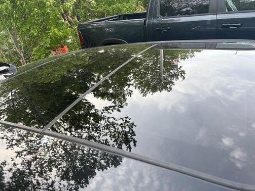 Gloss Black 2017 Chrysler 300 Limited