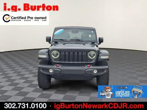 Black Clearcoat 2025 Jeep Wrangler Rubicon