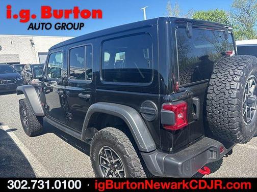 Black Clearcoat 2025 Jeep Wrangler Rubicon