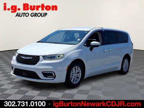 Bright White Clearcoat 2023 Chrysler Pacifica Touring-L