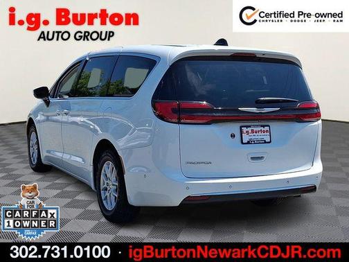 Bright White Clearcoat 2023 Chrysler Pacifica Touring-L