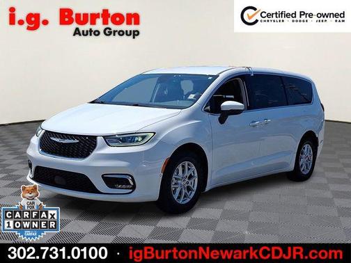 Bright White Clearcoat 2023 Chrysler Pacifica Touring-L