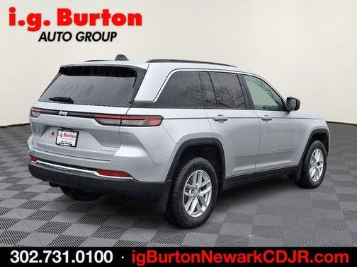 Silver Zynith 2026 Jeep Grand Cherokee Laredo