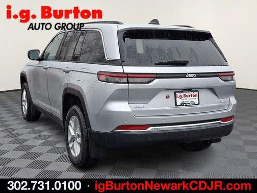 Silver Zynith 2026 Jeep Grand Cherokee Laredo
