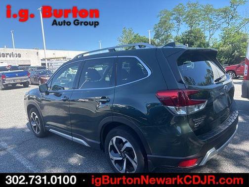 Cascade Green Silica 2023 Subaru Forester Touring