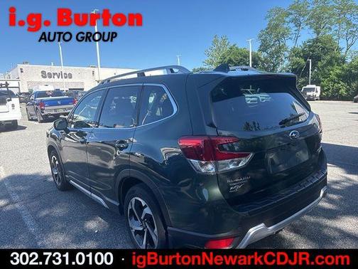 Cascade Green Silica 2023 Subaru Forester Touring