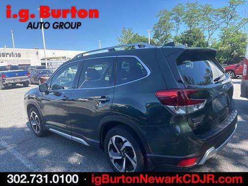 Cascade Green Silica 2023 Subaru Forester Touring