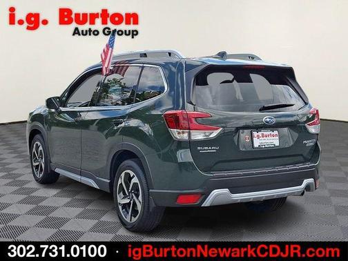 Cascade Green Silica 2023 Subaru Forester Touring