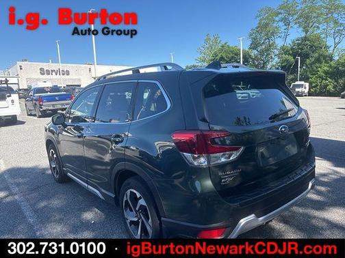 Cascade Green Silica 2023 Subaru Forester Touring