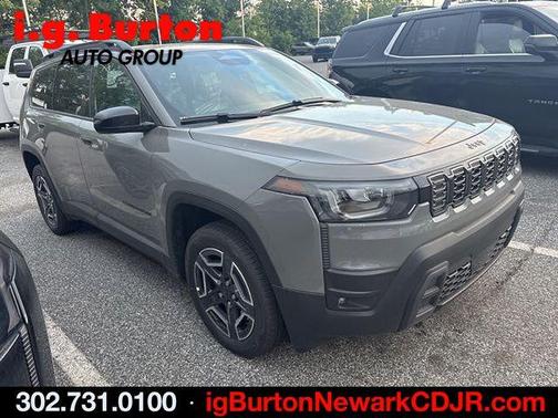 Sting Gray Clearcoat 2026 Jeep Cherokee LAREDO/LIMITED