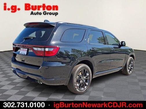 DB Black Crystal Clearcoat 2026 Dodge Durango GT