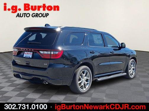 DB Black Crystal Clearcoat 2026 Dodge Durango GT Premium HEMI V8