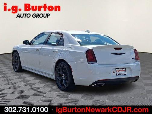 Bright White Clearcoat 2023 Chrysler 300 S