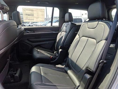 Silver Zynith 2025 Jeep Grand Cherokee L Limited