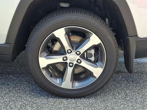 Silver Zynith 2025 Jeep Grand Cherokee L Limited