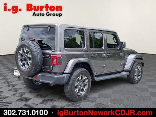 Granite Crystal Clearcoat Metallic 2026 Jeep Wrangler Sahara
