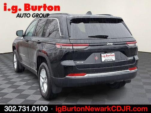 Diamond Black 2026 Jeep Grand Cherokee Laredo