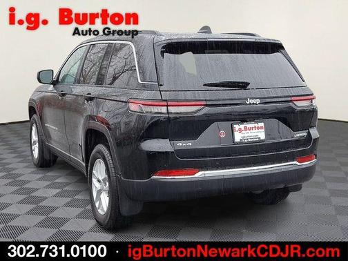Diamond Black 2026 Jeep Grand Cherokee Laredo